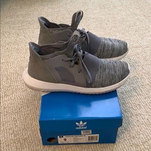 Adidas tubular defiant sneakers